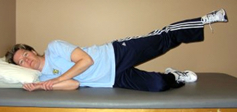 بلند کردن پا به صورت خوابیده از کنار ، درمان آرتروز زانو