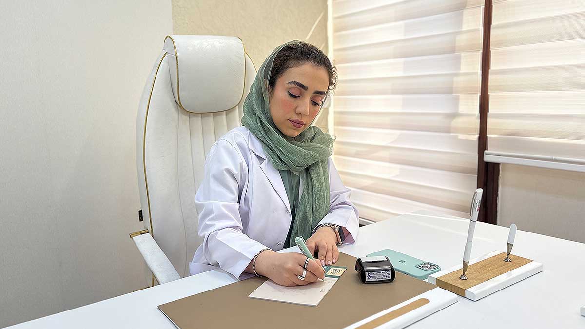 دکتر مینو جلوان