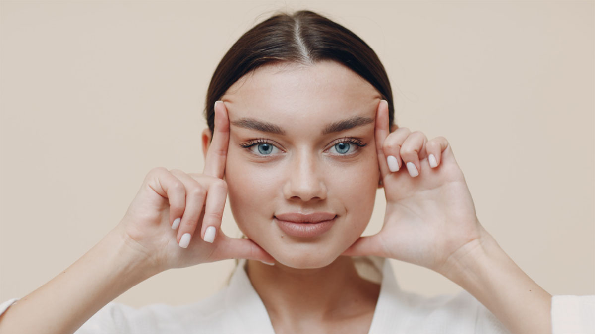 کانتورینگ صورت حرفه ای برای فرم دهی چهره در کلینیک دکتر جلوان