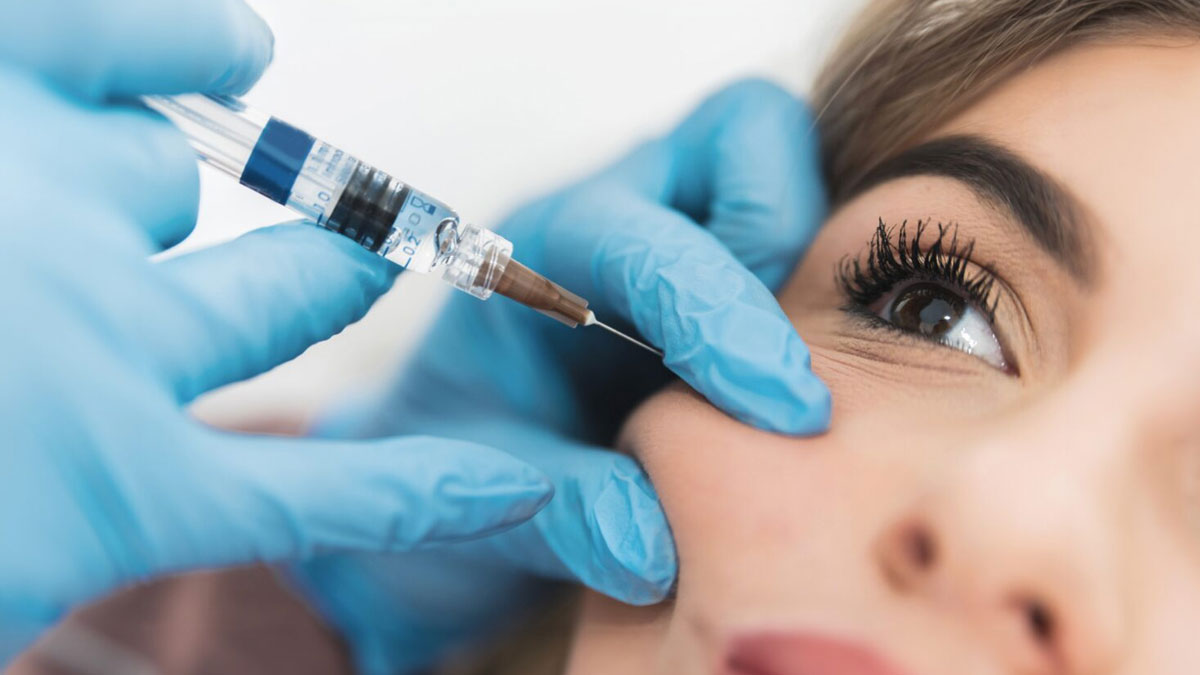 تزریق فیلر گونه برای صورت گرد و کشیده در مطب دکتر حداد